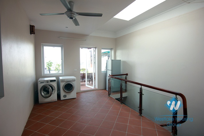 04 bedrooms house with lake view for rent in Tay Ho area 